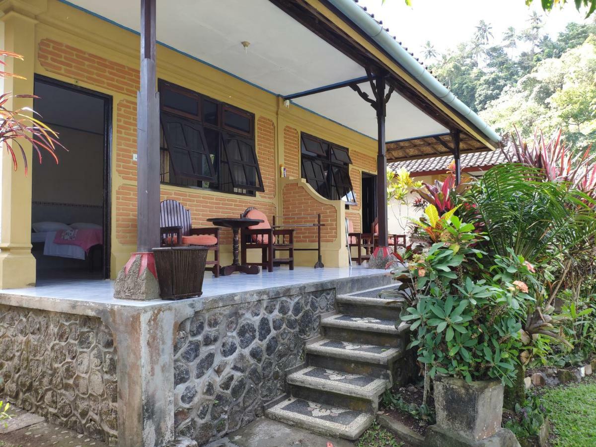 Rijasa Homestay Karangasem エクステリア 写真