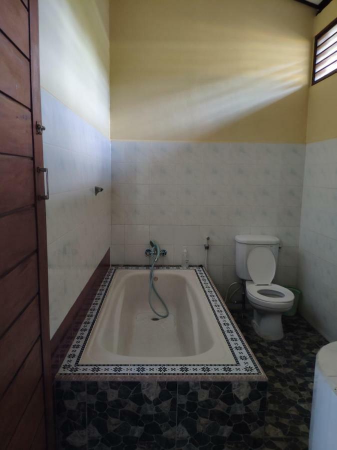 Rijasa Homestay Karangasem エクステリア 写真